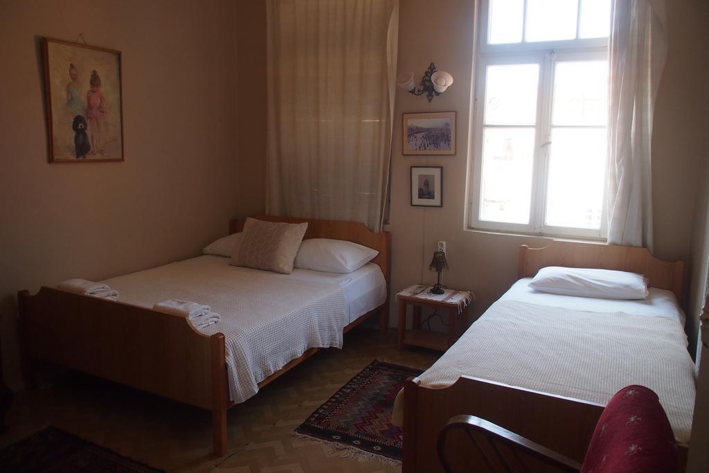 Istanbul Pension Айвалык Номер фото