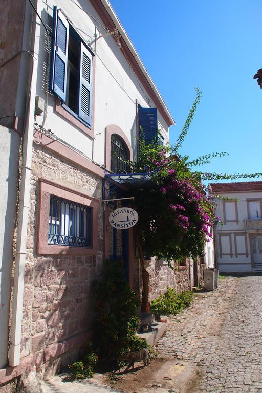 Istanbul Pension Айвалык Экстерьер фото