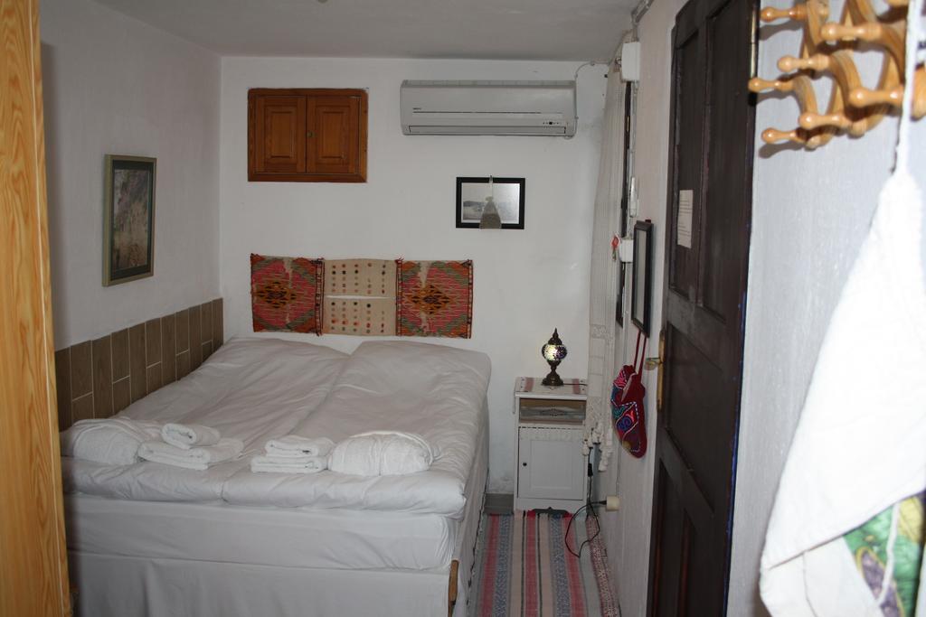 Istanbul Pension Айвалык Номер фото