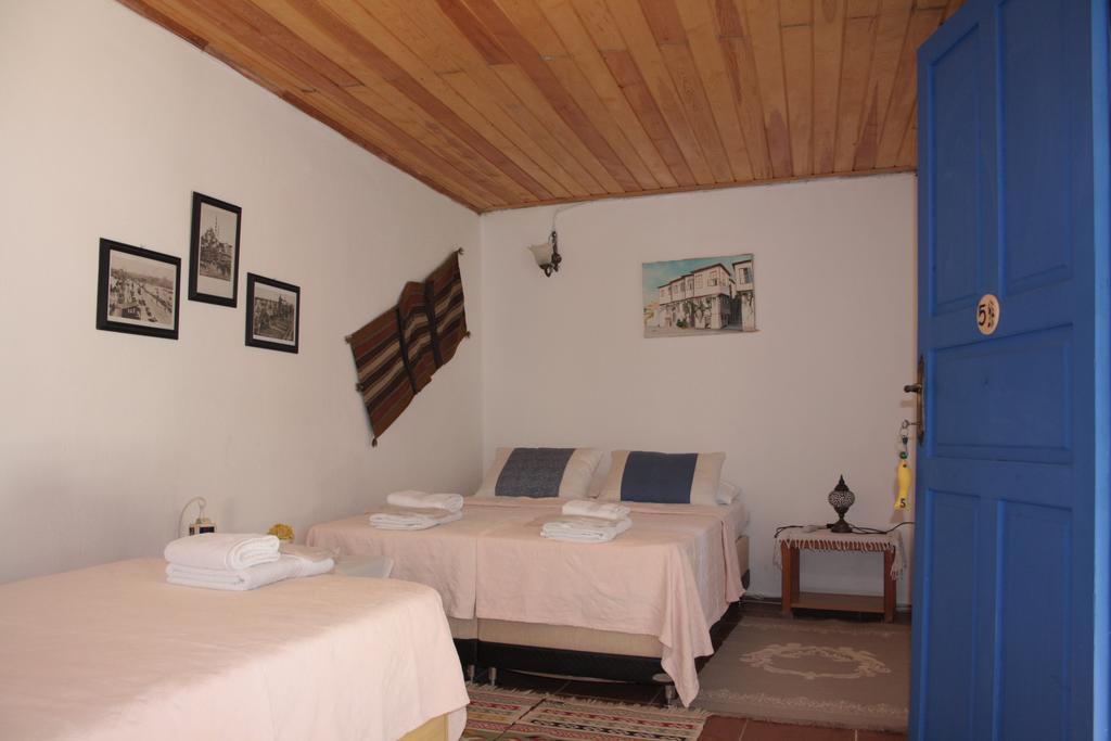 Istanbul Pension Айвалык Экстерьер фото