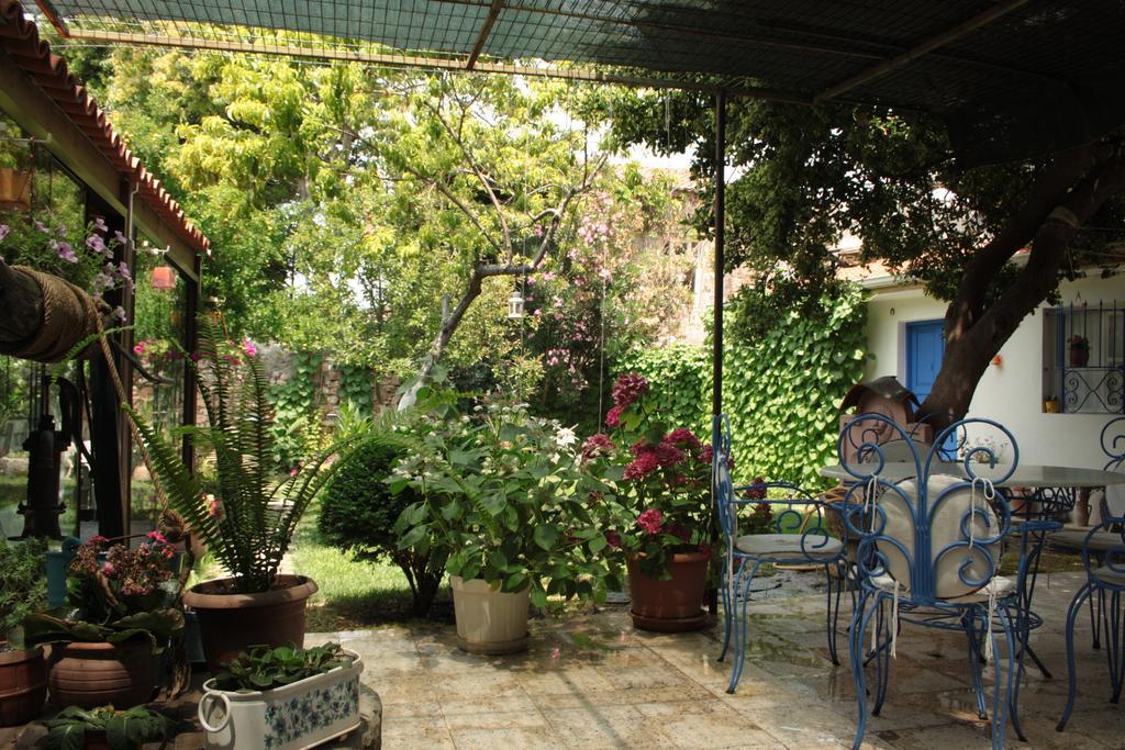 Istanbul Pension Айвалык Экстерьер фото