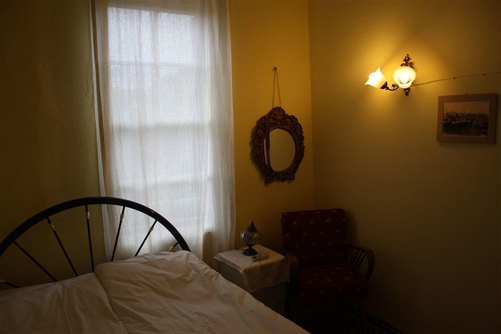Istanbul Pension Айвалык Экстерьер фото