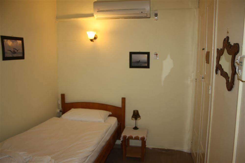 Istanbul Pension Айвалык Экстерьер фото