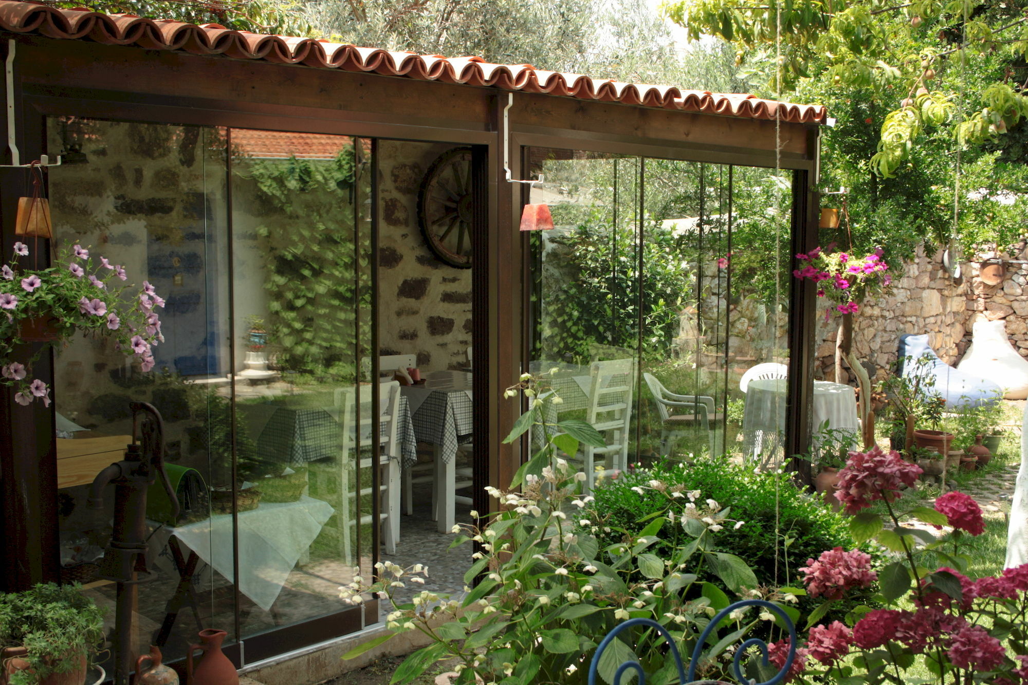 Istanbul Pension Айвалык Экстерьер фото